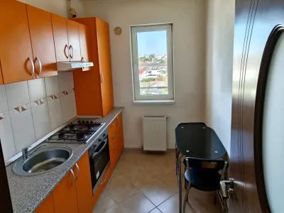Bucatarie cu locul de masa garsoniera Sector 3 Bucuresti